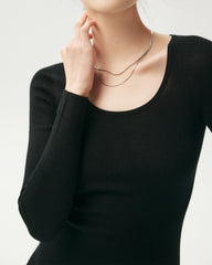 Pullover aus 100 % Merinowolle mit weitem Ausschnitt