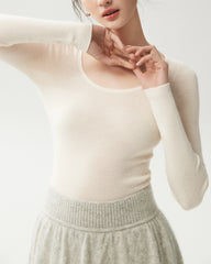 Pullover aus 100 % Merinowolle mit weitem Ausschnitt