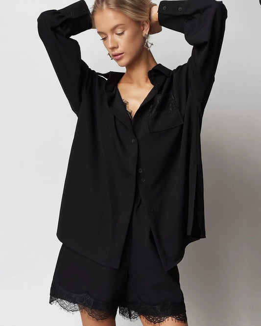 Oversized Seide-Pyjama mit Hemd und Shorts
