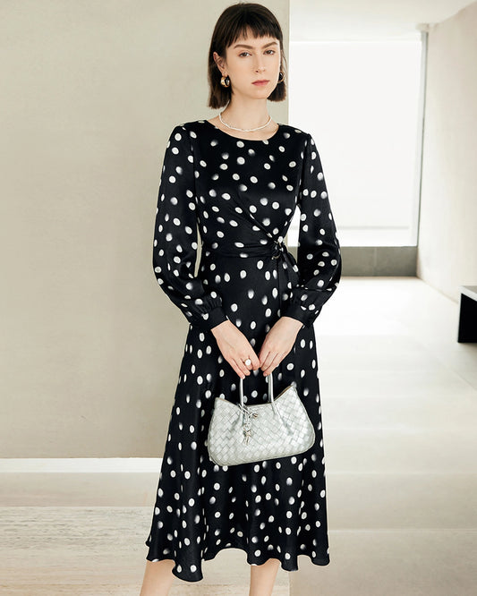 Polka Dot Seidenkleid mit Gürtel