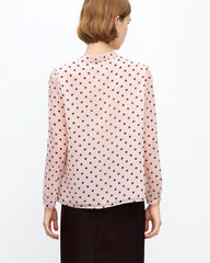 Punkted Seidenbluse mit Seitenschnürung