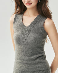 Strickweste aus reinem Kaschmir mit V-Ausschnitt und gewelltem Saum
