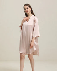 Entspannte Seiden-Nachtkleid mit 3/4-Ärmeln