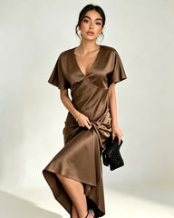 Satin-Triacetat Maxikleid mit Fledermausärmeln und Slip-Silhouette