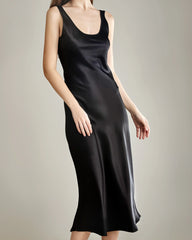 Seiden-Slip-Kleid in Midi Länge mit Tiefausschnitt Black