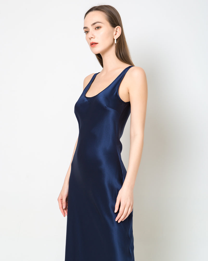 Seiden-Slip-Kleid in Midi Länge mit Tiefausschnitt Navy