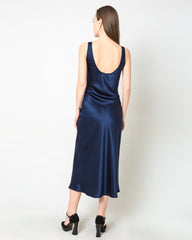 Seiden-Slip-Kleid in Midi Länge mit Tiefausschnitt Navy