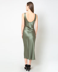 Seiden-Slip-Kleid in Midi Länge mit Tiefausschnitt Olive Green