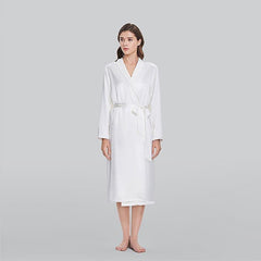 Seiden- und Samt Wendebademantel für den Winter Ivory