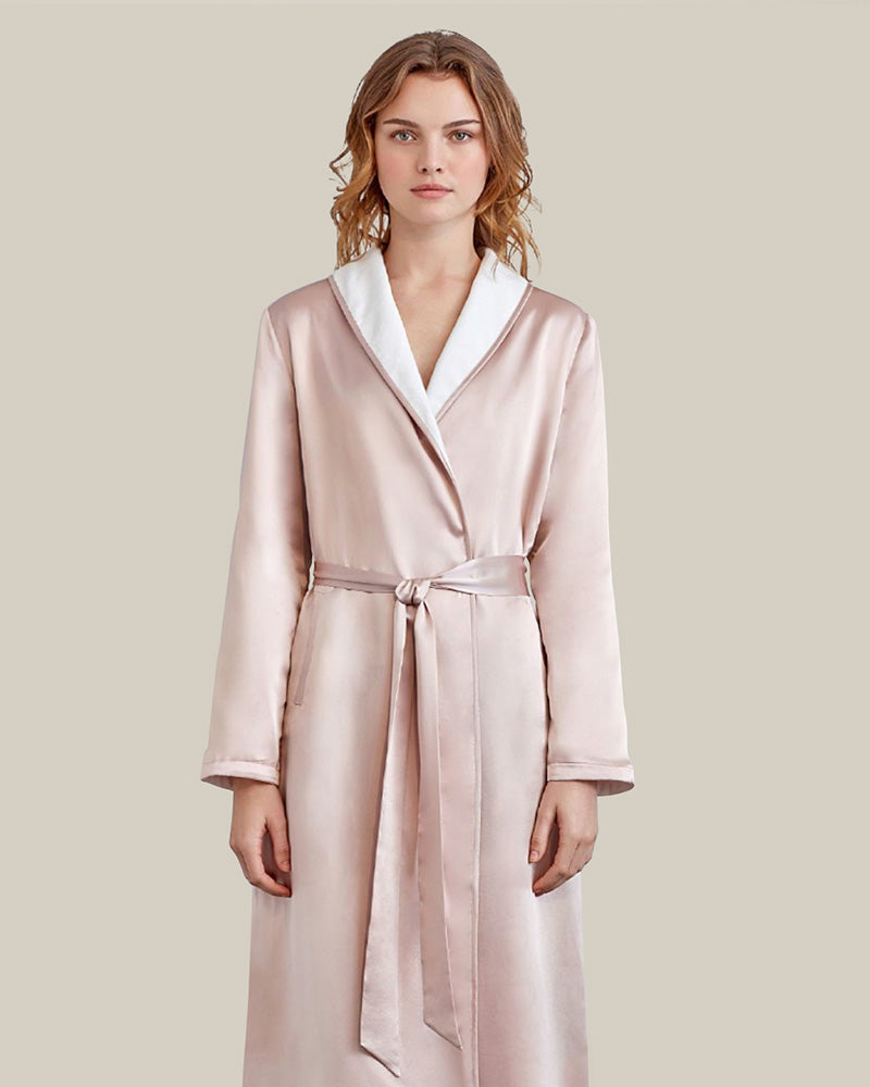 Seiden- und Samt Wendebademantel für den Winter Pink