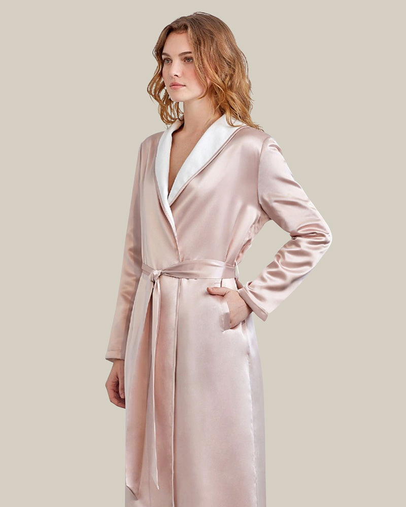 Seiden- und Samt Wendebademantel für den Winter Pink