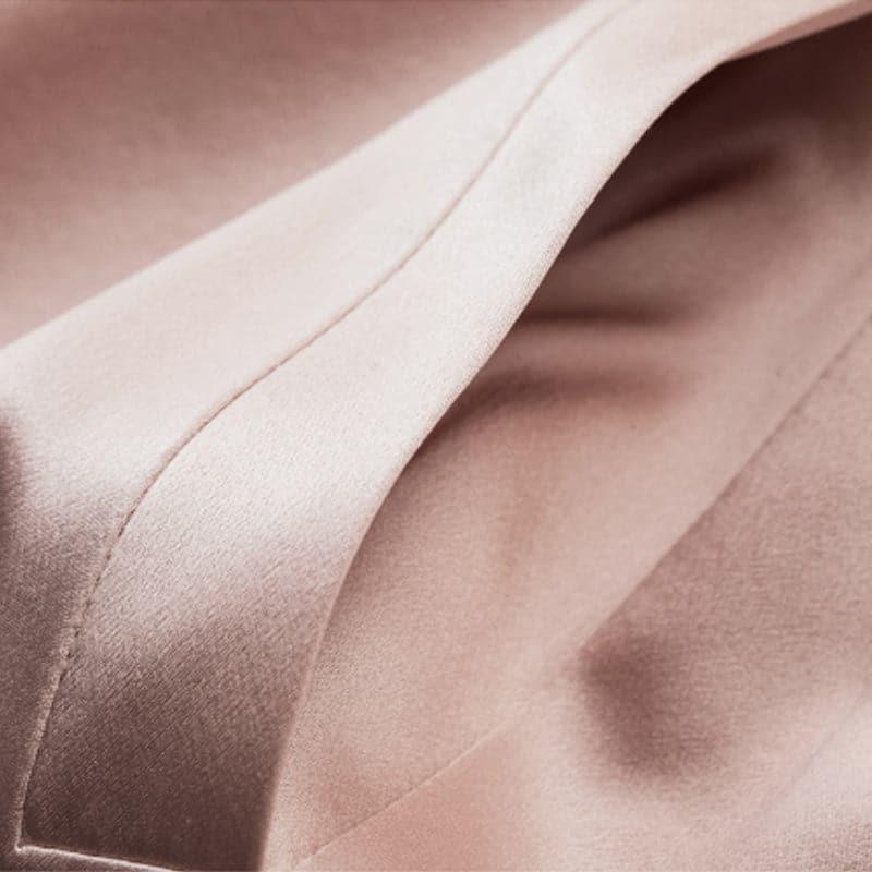 Seiden- und Samt Wendebademantel für den Winter Pink