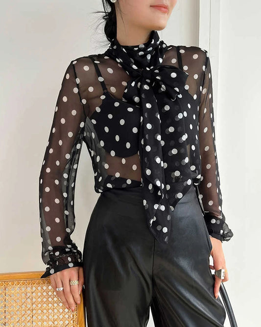 Transparente Seidenbluse mit Polka-Dots