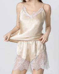 Kurzarmiges Seiden-Pyjama-Set mit Spitzen-Camisole