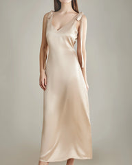 Seiden-Schlupf-Nachtkleid mit Schulterbändern