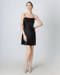 Schwarzes Seidenkleid im Camisole-Design