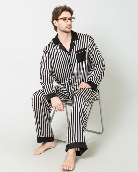 Männer Seiden-Pyjamas-Set mit Schwarz-Weiß-Streifenmuster