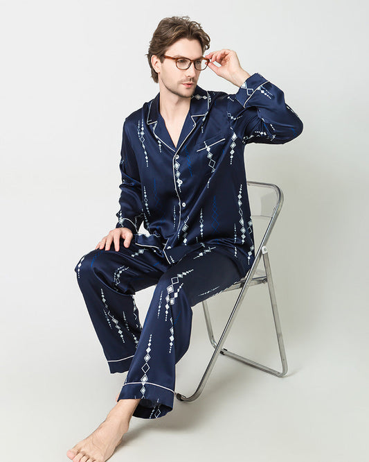 Seiden-Pyjamas-Set mit Marineblauem Druckmuster