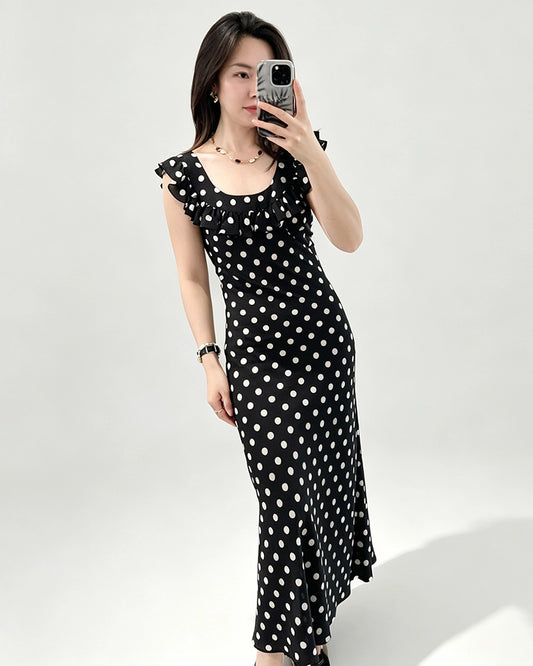 Seiden-Maxikleid mit Tupfenmuster und Rüschenkragen