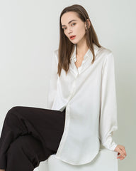 Oversized Seiden-Satin-Bluse mit Knopfverschluss