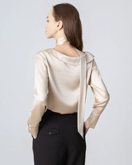 Seidenbluse mit Bändchenkragen und runder Kragenform