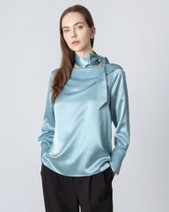 Seidenbluse mit Bändchenkragen und runder Kragenform