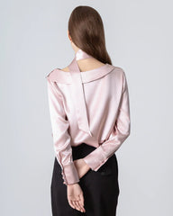 Seidenbluse mit Bändchenkragen und runder Kragenform