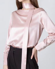 Seidenbluse mit Bändchenkragen und runder Kragenform