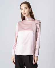 Seidenbluse mit Bändchenkragen und runder Kragenform