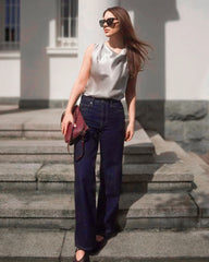 Frauen-Sleeveless Seidenbluse mit Krawattenkragen