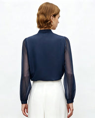 Seidenbluse mit Schleifenkragen und transparenten Ärmeln