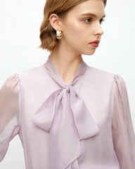 Seidenbluse mit Schleifenkragen und transparenten Ärmeln