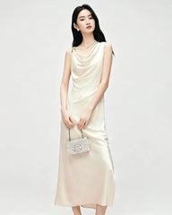 Triacetat Kleid mit Wasserfallausschnitt und Taillenraffung
