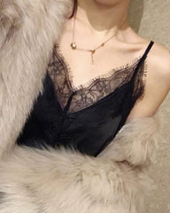 V-Ausschnitt Spitzen-Seiden-Camisole