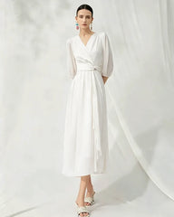 V-Ausschnitt Seiden-Midikleid mit Twist-Detail an der Taille