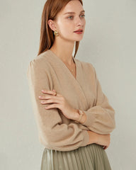 Kaschmir-Strickpullover mit V-Ausschnitt und Laternenärmeln