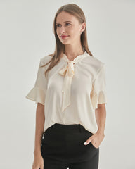 Frauen Seidenbluse mit Krawattenkragen