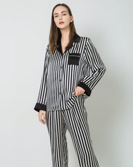 Gestreiftes Seiden-Pyjamas-Set, Schlafkleidung