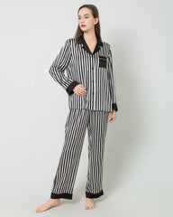 Gestreiftes Seiden-Pyjamas-Set, Schlafkleidung