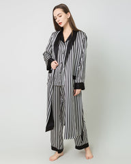 Damen lange Seidensatin-Robe mit schwarz-weiße Streifen