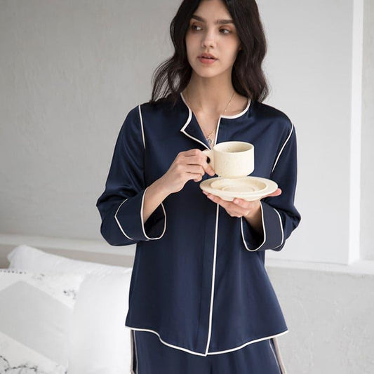 22 Momme Marineblauer Seiden-Pyjama-Set