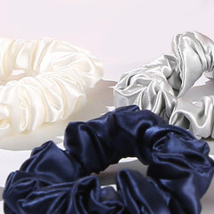 22 Momme 2,5 CM Seidene Haargummi 4er-Set