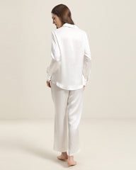 Luxuriöses Seidenhemd-Pyjama-Set