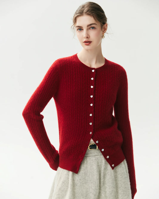Cardigan aus 100 % Kaschmir mit Zopfmuster und Herzknöpfen