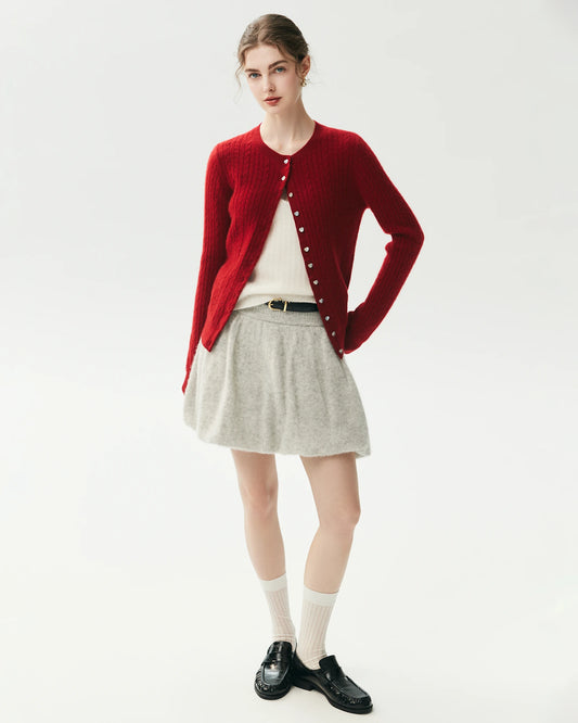 Cardigan aus 100 % Kaschmir mit Zopfmuster und Herzknöpfen