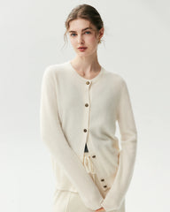Klassische Strickjacke aus 100 % Kaschmir mit Rundhalsausschnitt
