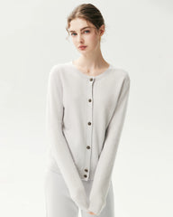 Klassische Strickjacke aus 100 % Kaschmir mit Rundhalsausschnitt