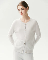 Klassische Strickjacke aus 100 % Kaschmir mit Rundhalsausschnitt