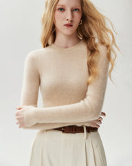 Figurnahes Stricktop aus 100 % Kaschmir mit Rundhalsausschnitt