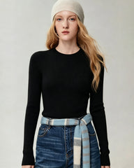 Figurnahes Stricktop aus 100 % Kaschmir mit Rundhalsausschnitt